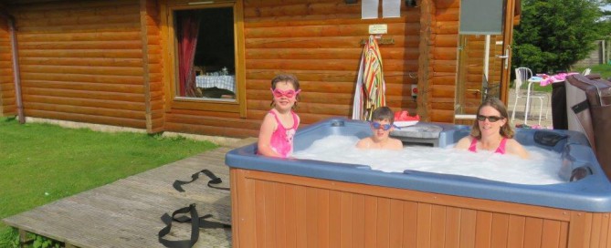 25% Discount for This Weekend in a Log Cabin